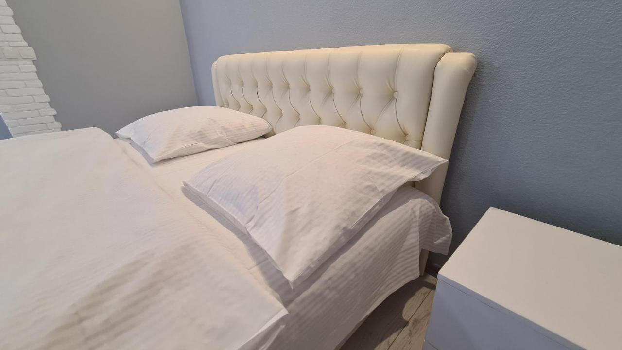 Apartaments On Vulytsia Heroiv Ato 32 クルィヴィーイ・リーフ エクステリア 写真
