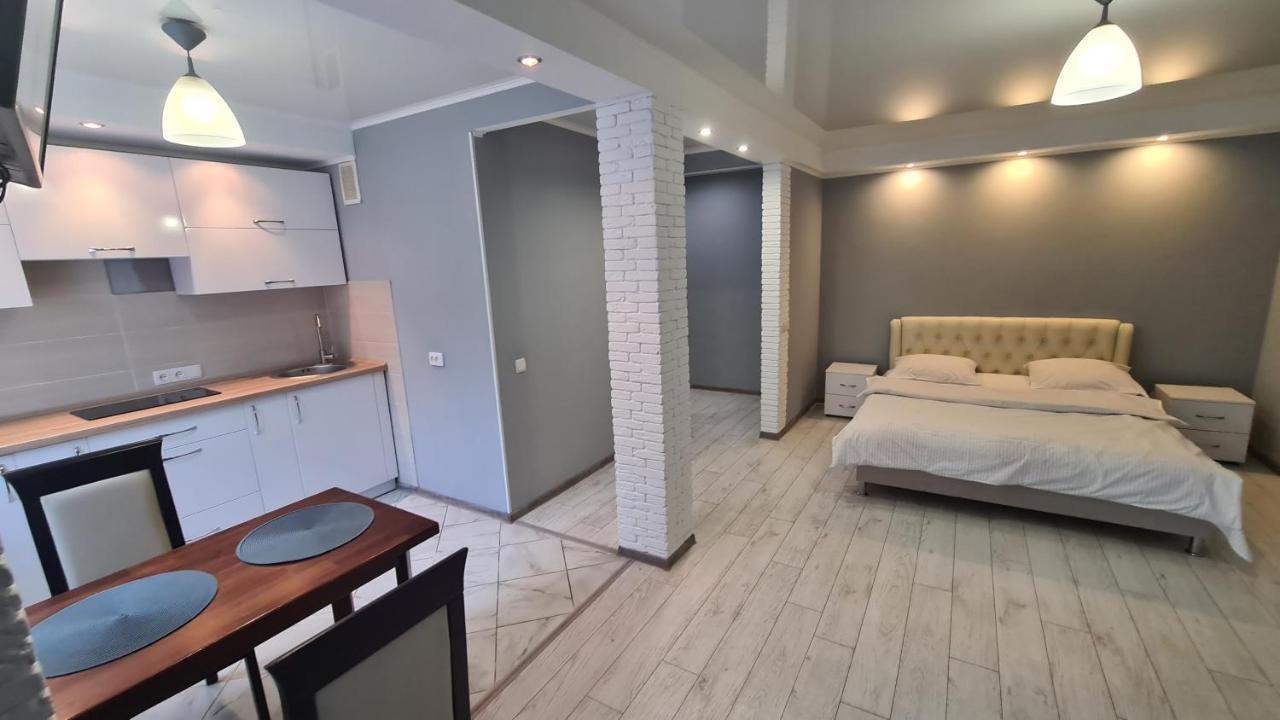 Apartaments On Vulytsia Heroiv Ato 32 クルィヴィーイ・リーフ エクステリア 写真