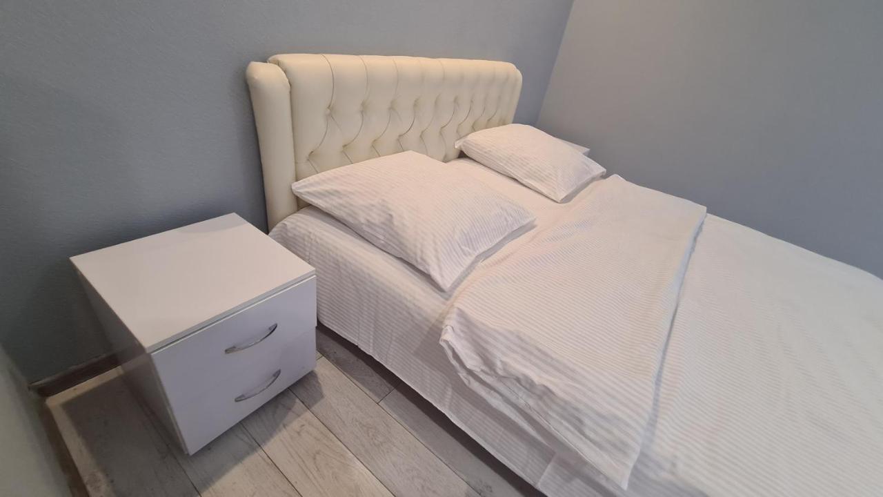 Apartaments On Vulytsia Heroiv Ato 32 クルィヴィーイ・リーフ エクステリア 写真