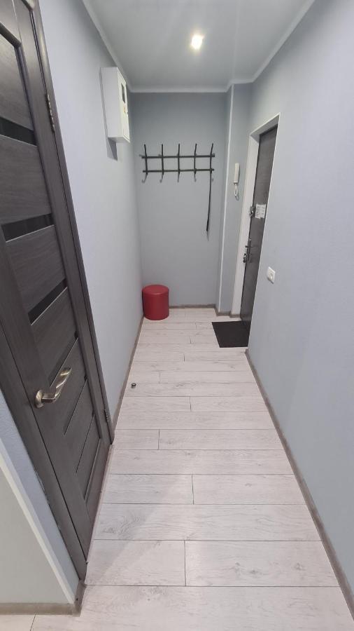 Apartaments On Vulytsia Heroiv Ato 32 クルィヴィーイ・リーフ エクステリア 写真